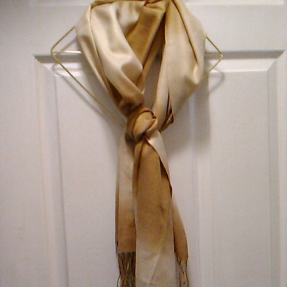 Nwot Camel Colored Scarf - Picture 3 of 8
